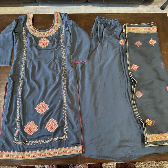 🚨 Clearance 3pc Palazzo Suit 🚨 - Picture 11 of 11